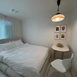 Modernstay Hongdae#Mangwon Local Market 10Mins, Hongdae, Airport Bus, Hanriver Park 10Min,Family