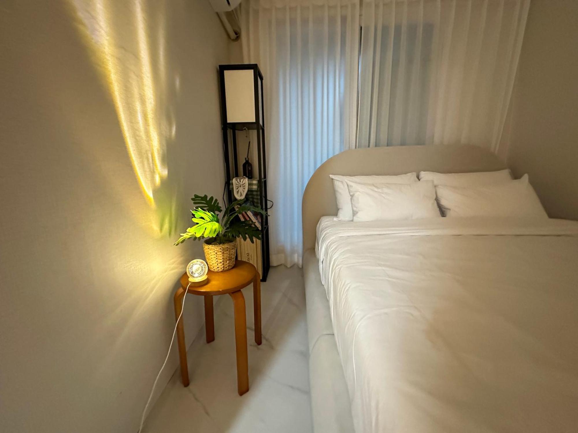 Modernstay Hongdae#mangwon Local Market 10mins, Hongdae, Airport Bus, Hanriver Park 10min,family * Seoul