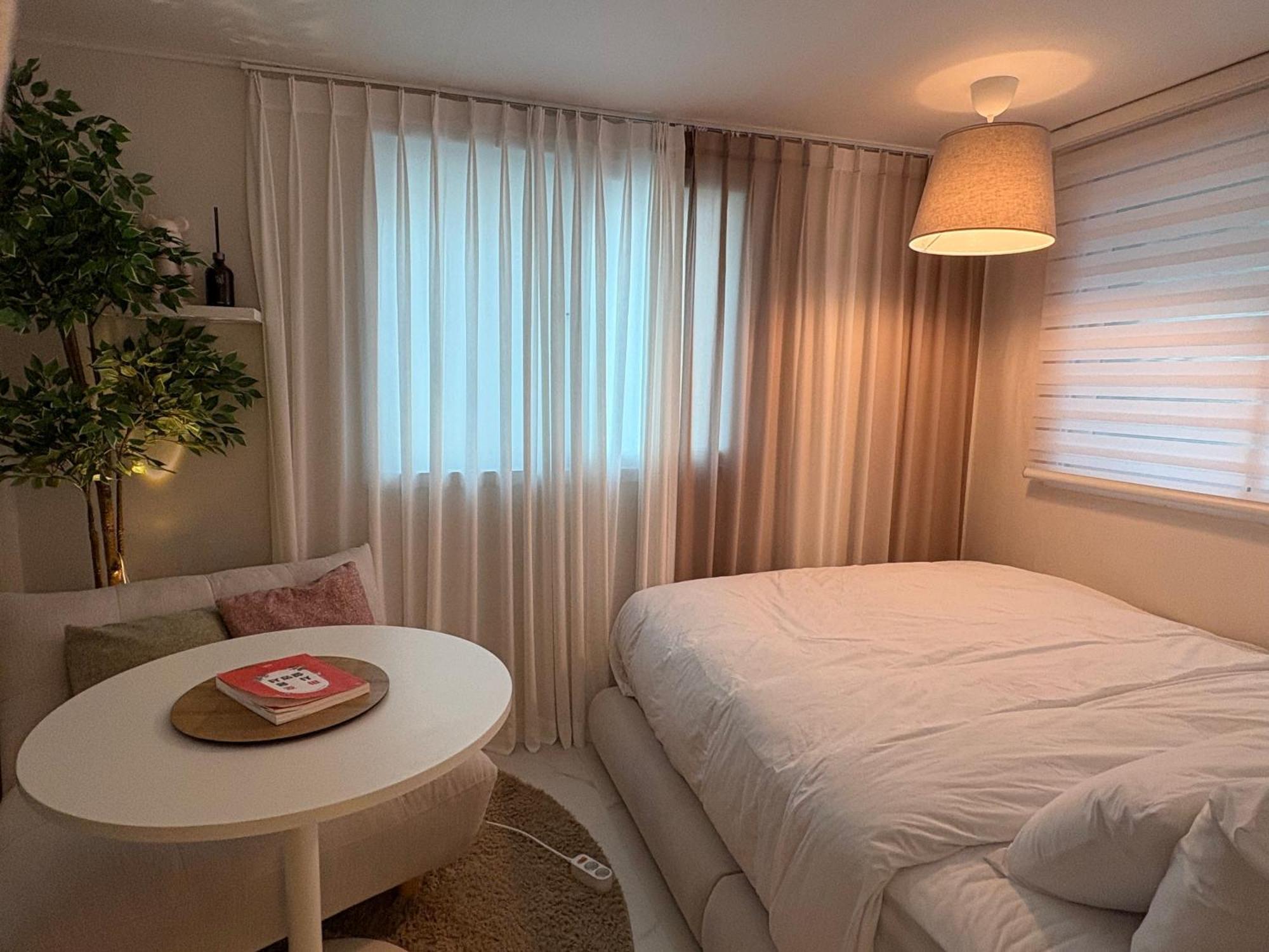 Modernstay Hongdae#mangwon Local Market 10mins, Hongdae, Airport Bus, Hanriver Park 10min,family *