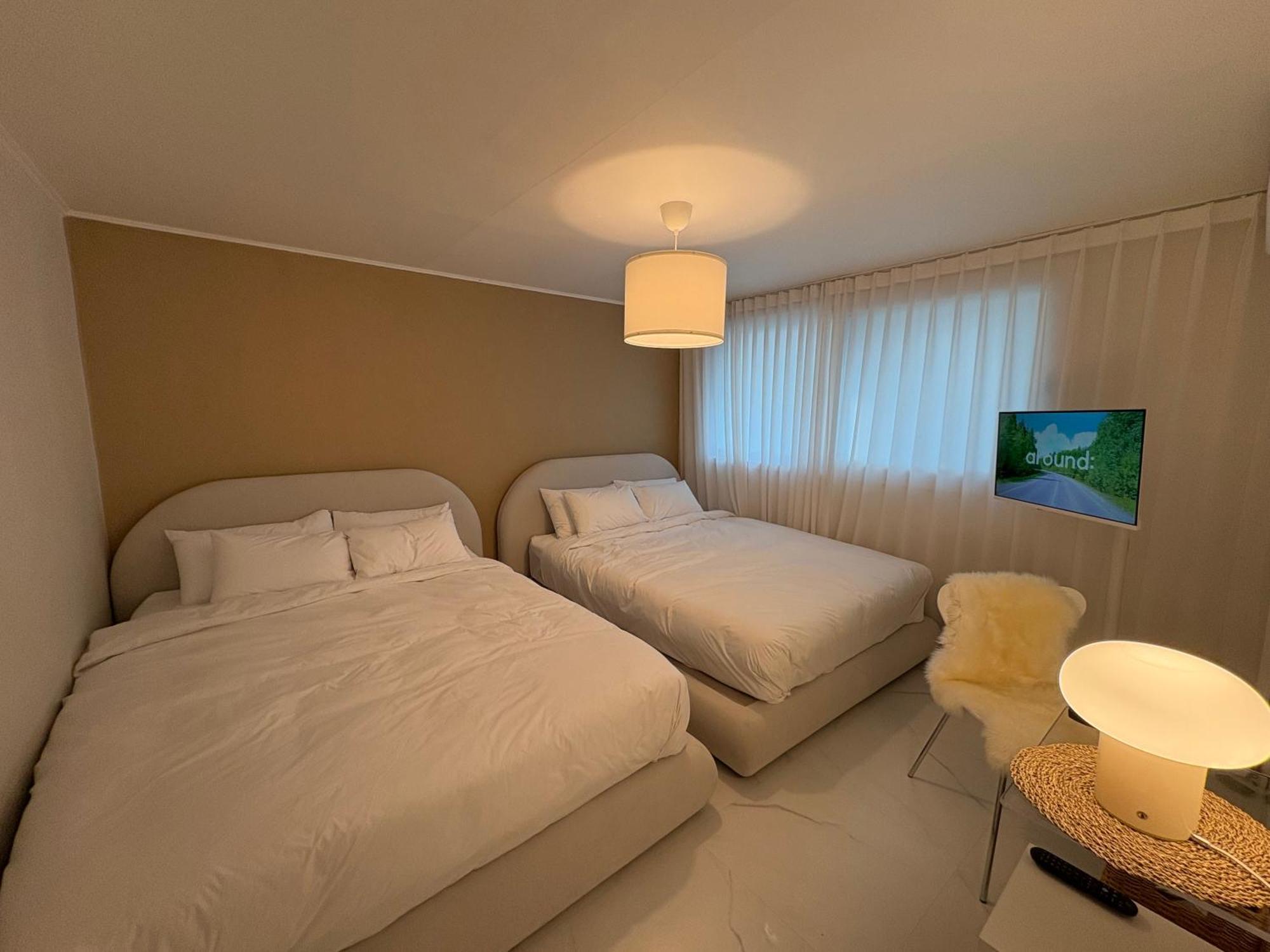Modernstay Hongdae#mangwon Local Market 10mins, Hongdae, Airport Bus, Hanriver Park 10min,family *