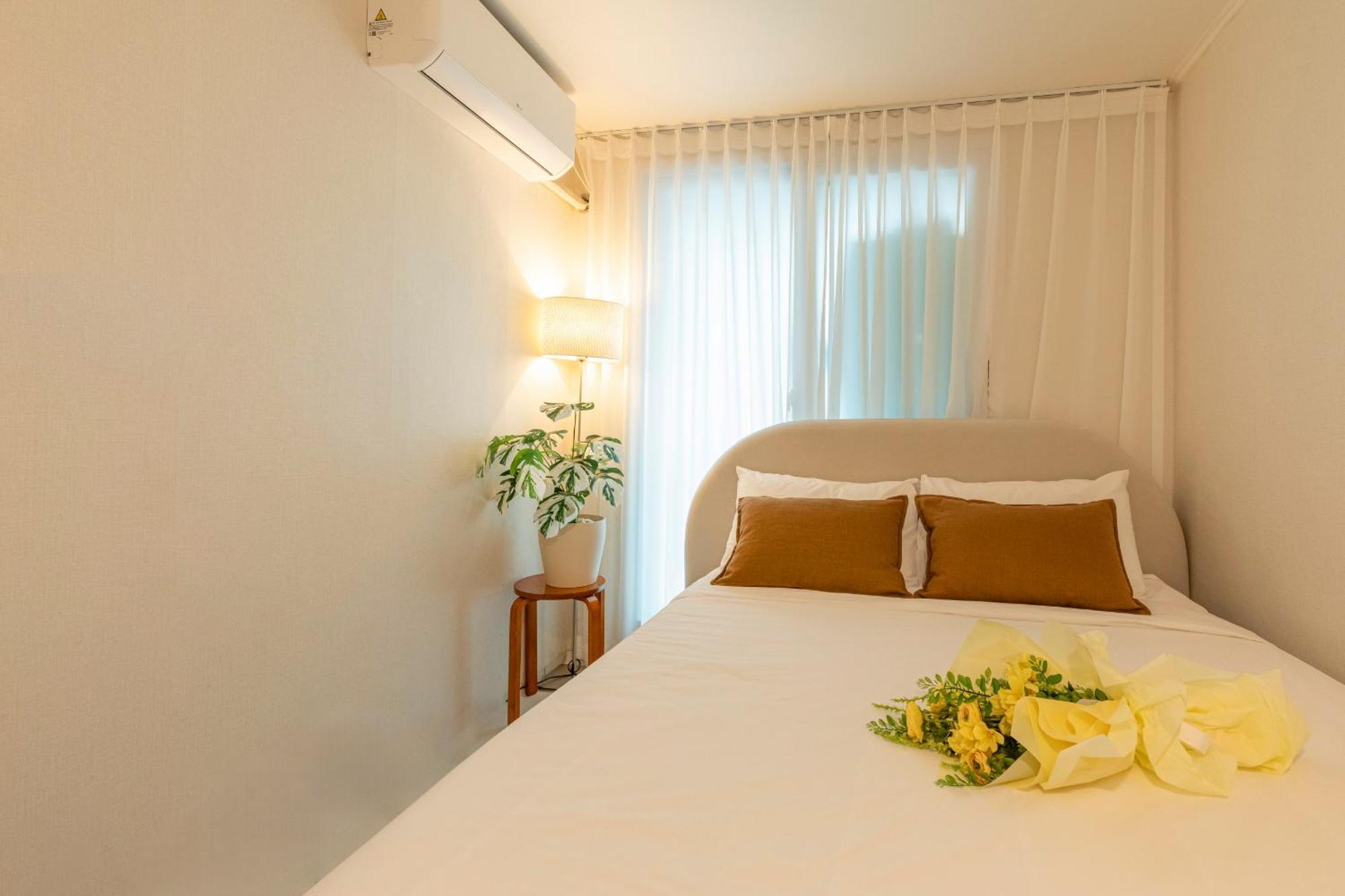Appartement Modernstay Hongdae#mangwon Local Market 10mins, Hongdae, Airport Bus, Hanriver Park 10min,family *